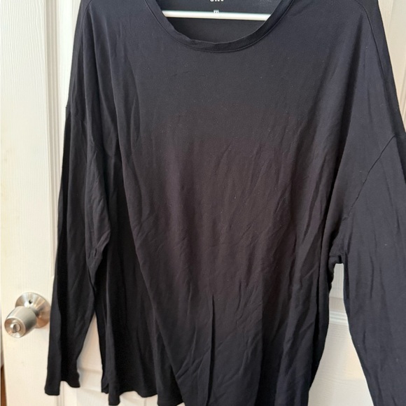 GAP Classic Black Crewneck Tee - Picture 1 of 3